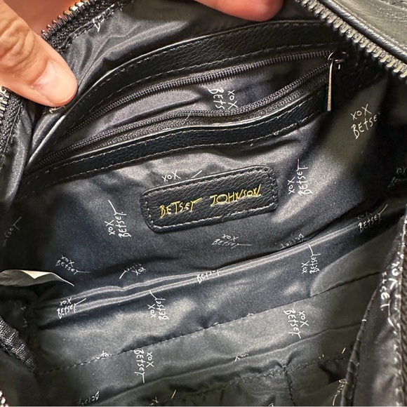 Betsey Johnson Jaw Dropping Skull Stud Tunnel Shoulder Bag NWT - Picture 13 of 15